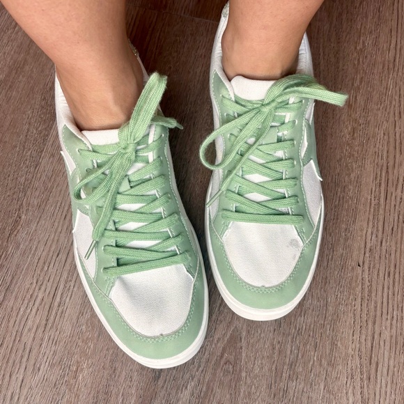 New London Rag Perry Glitter Detail Star Sneakers - Picture 6 of 7